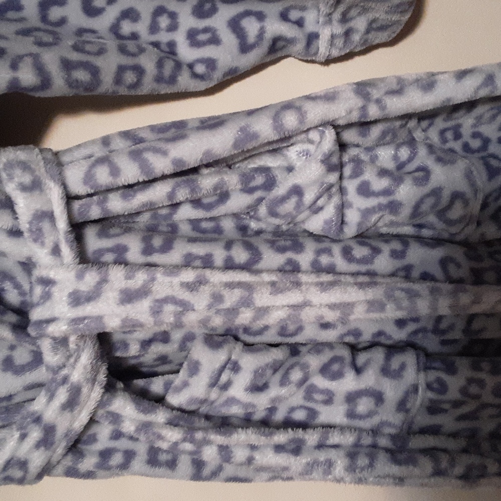 Short animal print robe - Picture 2 of 6
